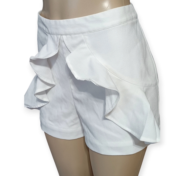 Stylish High Waist White Ruffle Shorts - Picture 2 of 4